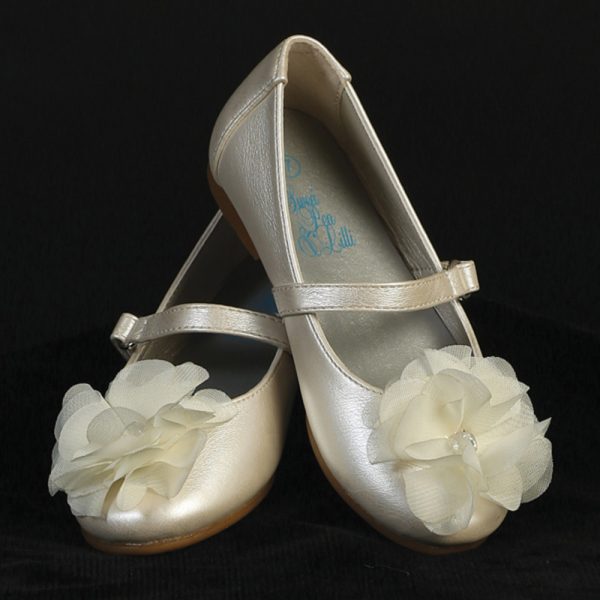 Lucy ivoryinfants 01 — LUCY-A WHT Girls flat shoes with strap & flower with rhinestone