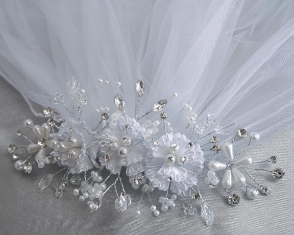 T 308 CB — T-308 WHT 24" veil on comb - Corded flowers with pearls & rhinestones - Veils