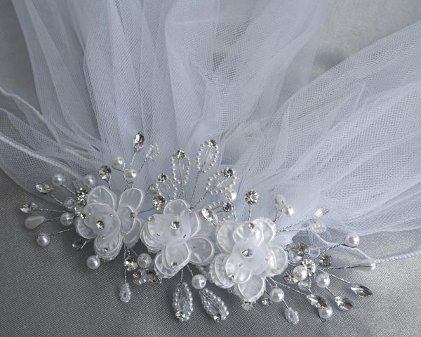 T 309 CB — T-309 WHT 24" veil on comb - Organza & Corded flowers with rhinestones - Veils