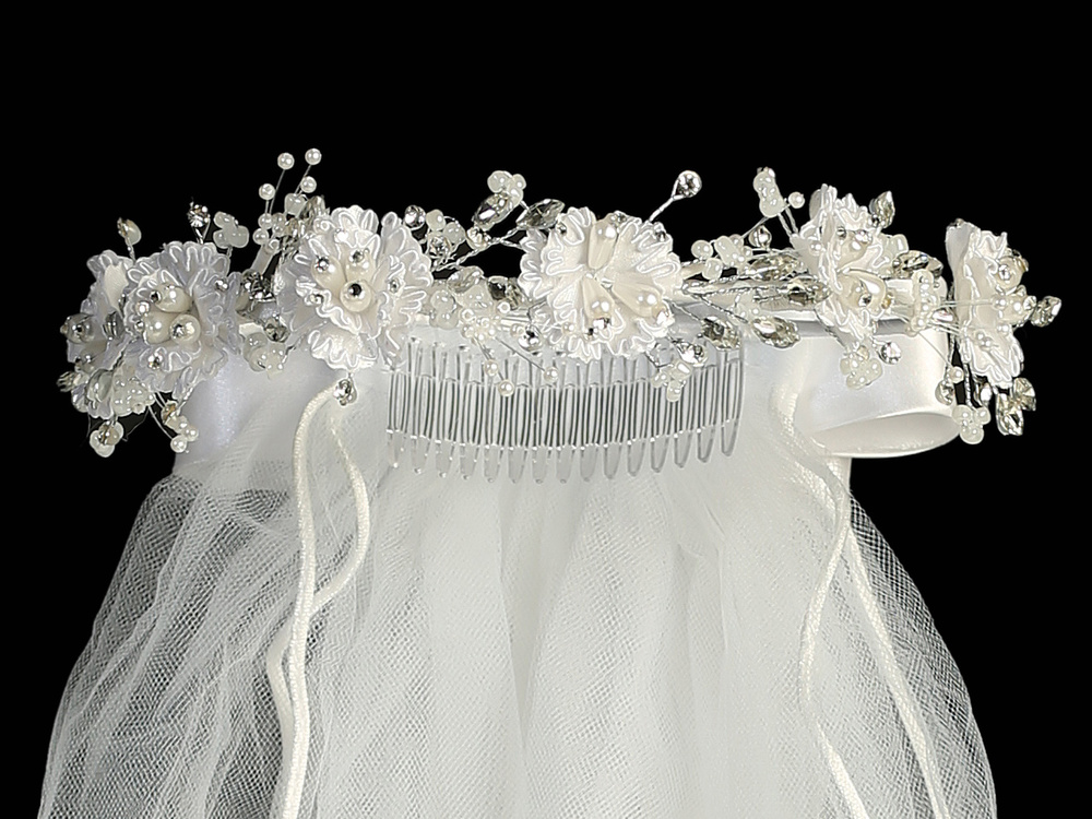 T 505 Closeup — T-505 WHT 24" veil - Corded flowers with pearls & rhinestones - Veils