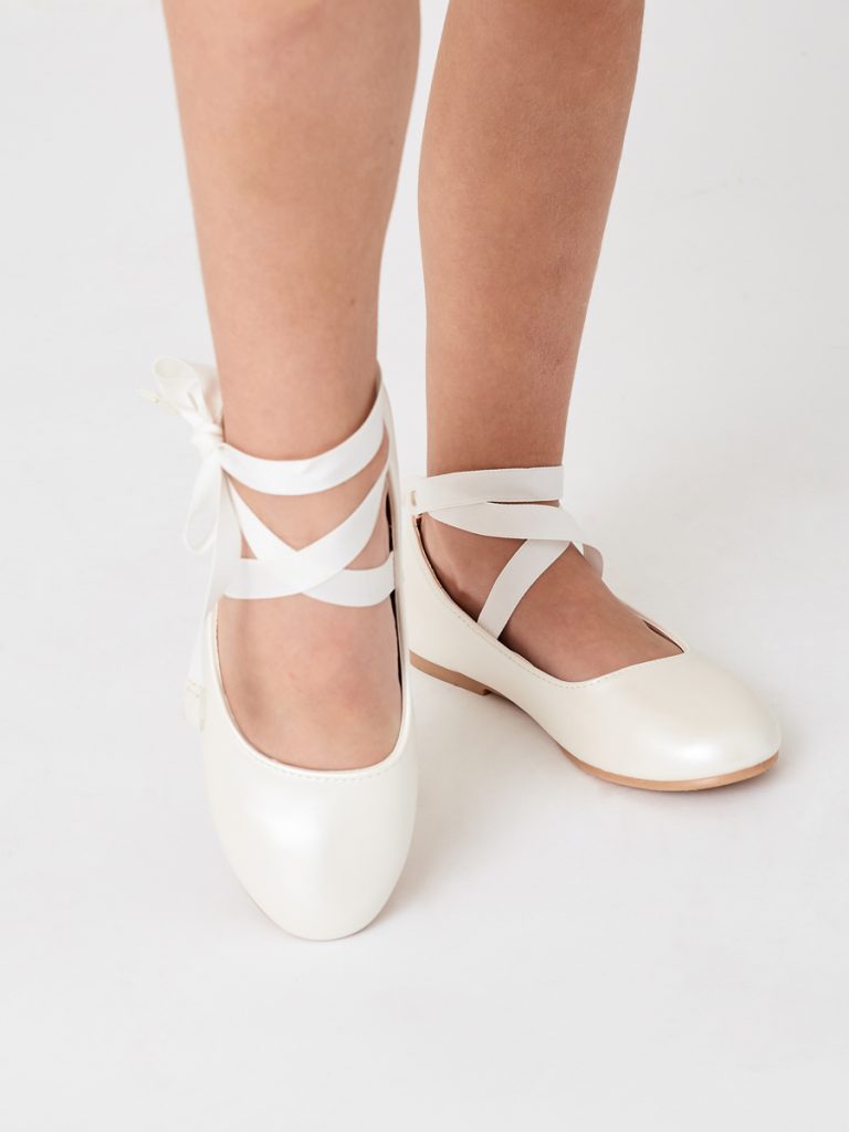 s126a — First Communion Shoes & Socks